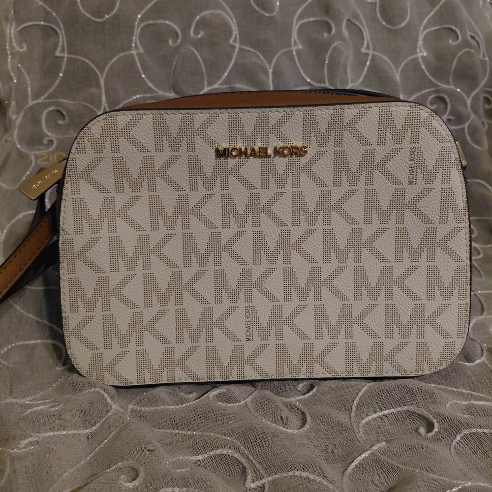 Michael Kors Jet Set Crossbody Bag In Vanilla